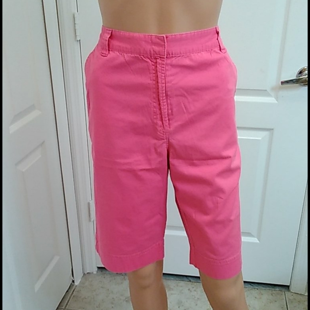 Bermuda Shorts with 3% Spandex by Kim Rogers. SORRY NO LONGER HAVE THIS ITEM. 😫